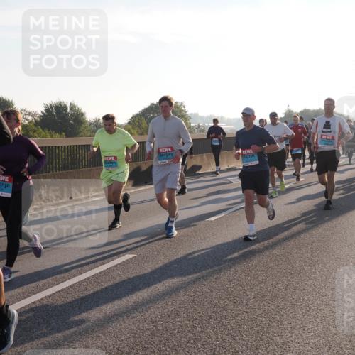 03.10.2025 - Köhlbrandbrückenlauf Fabian Wolf http://msf.ph/oto/9002629 03.10.2025 09:18:03 Position 3 2734, 1259, 2733 meine-sportfotos.de