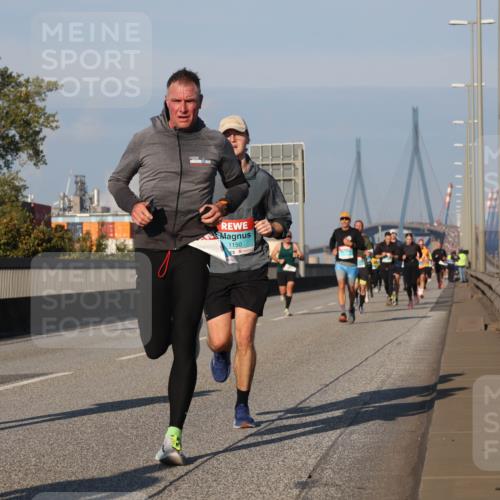 03.10.2025 - Köhlbrandbrückenlauf Luisa Fischer http://msf.ph/oto/9002634 03.10.2025 10:44:30 Position 3 1150 meine-sportfotos.de