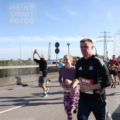 03.10.2025 - Köhlbrandbrückenlauf Julia Fischer http://msf.ph/oto/9002635 03.10.2025 12:20:31 Position 3 5850 meine-sportfotos.de