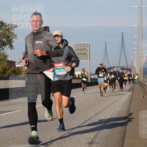 03.10.2025 - Köhlbrandbrückenlauf Luisa Fischer http://msf.ph/oto/9002640 03.10.2025 10:44:30 Position 3 1150 meine-sportfotos.de