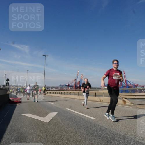 03.10.2025 - Köhlbrandbrückenlauf Matties Gatica Varas http://msf.ph/oto/9002647 03.10.2025 12:56:10 Position 2  meine-sportfotos.de