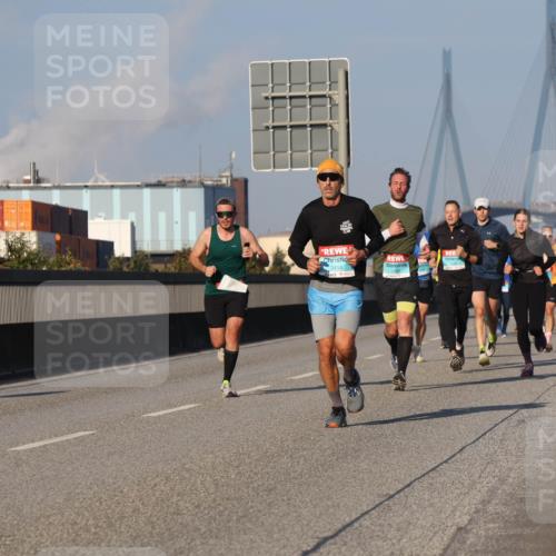 03.10.2025 - Köhlbrandbrückenlauf Luisa Fischer http://msf.ph/oto/9002658 03.10.2025 10:44:33 Position 3 3414 meine-sportfotos.de