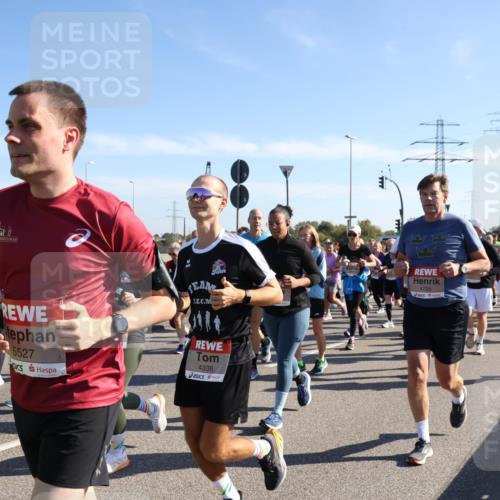 03.10.2025 - Köhlbrandbrückenlauf Julia Fischer http://msf.ph/oto/9002659 03.10.2025 12:20:34 Position 3 7, 4725, 5527, 4338 meine-sportfotos.de