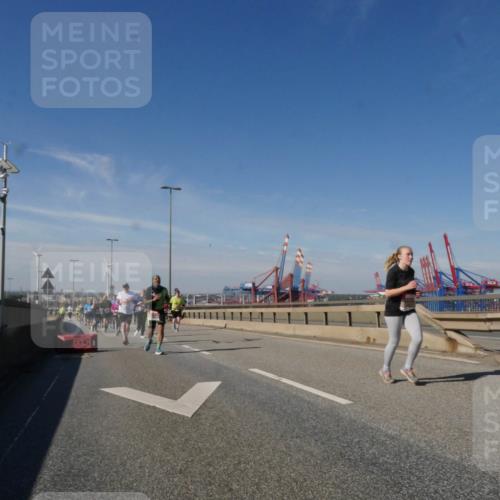 03.10.2025 - Köhlbrandbrückenlauf Matties Gatica Varas http://msf.ph/oto/9002664 03.10.2025 12:56:11 Position 2  meine-sportfotos.de