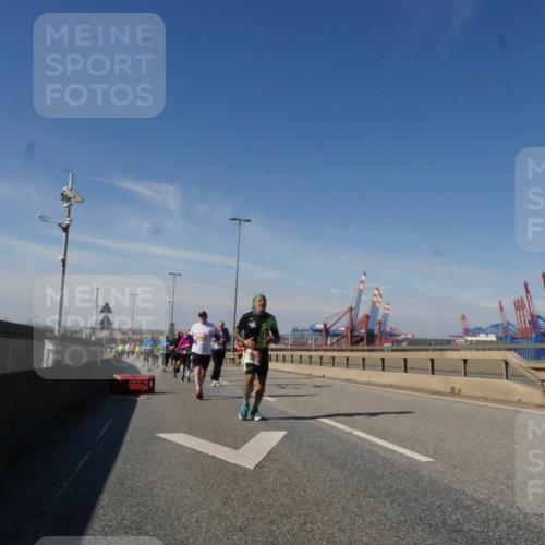 03.10.2025 - Köhlbrandbrückenlauf Matties Gatica Varas http://msf.ph/oto/9002684 03.10.2025 12:56:13 Position 2  meine-sportfotos.de