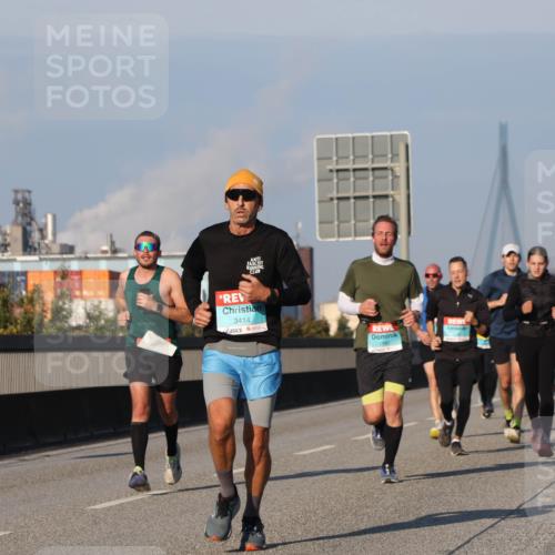 03.10.2025 - Köhlbrandbrückenlauf Luisa Fischer http://msf.ph/oto/9002697 03.10.2025 10:44:35 Position 3 3414 meine-sportfotos.de