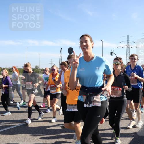 03.10.2025 - Köhlbrandbrückenlauf Julia Fischer http://msf.ph/oto/9002705 03.10.2025 12:20:38 Position 3 61, 10, 2013, 6710, 6757, 6812, 5570 meine-sportfotos.de