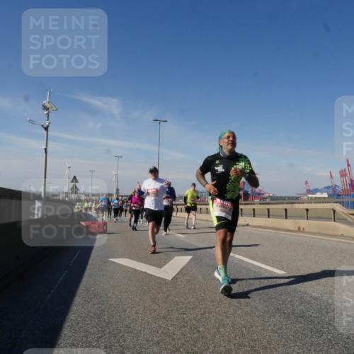 03.10.2025 - Köhlbrandbrückenlauf Matties Gatica Varas http://msf.ph/oto/9002707 03.10.2025 12:56:14 Position 2  meine-sportfotos.de