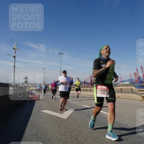 03.10.2025 - Köhlbrandbrückenlauf Matties Gatica Varas http://msf.ph/oto/9002716 03.10.2025 12:56:15 Position 2 6608 meine-sportfotos.de