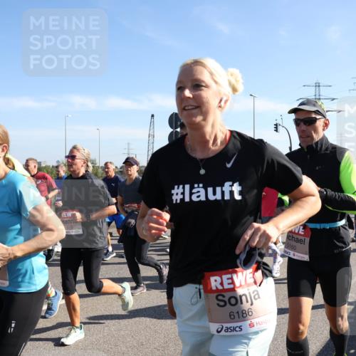 03.10.2025 - Köhlbrandbrückenlauf Julia Fischer http://msf.ph/oto/9002735 03.10.2025 12:20:41 Position 3 298, 4943, 5160, 6186, 5501 meine-sportfotos.de