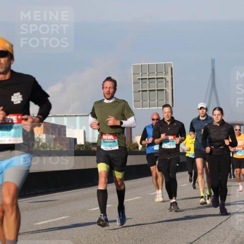 03.10.2025 - Köhlbrandbrückenlauf Luisa Fischer http://msf.ph/oto/9002742 03.10.2025 10:44:37 Position 3  meine-sportfotos.de