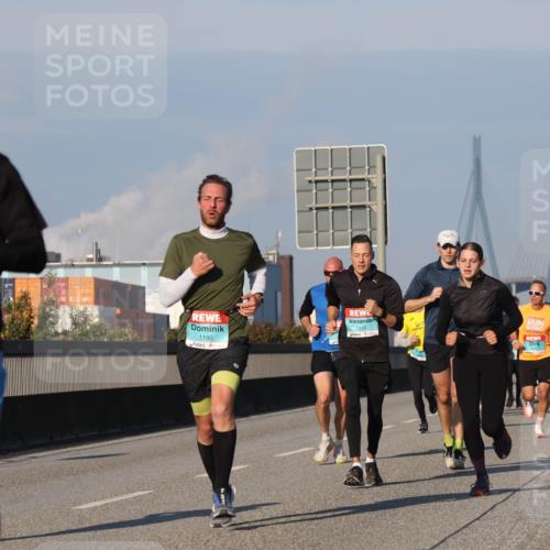 03.10.2025 - Köhlbrandbrückenlauf Luisa Fischer http://msf.ph/oto/9002751 03.10.2025 10:44:37 Position 3 3414, 1261, 1180 meine-sportfotos.de