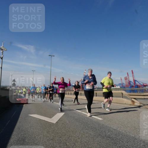 03.10.2025 - Köhlbrandbrückenlauf Matties Gatica Varas http://msf.ph/oto/9002756 03.10.2025 12:56:17 Position 2  meine-sportfotos.de