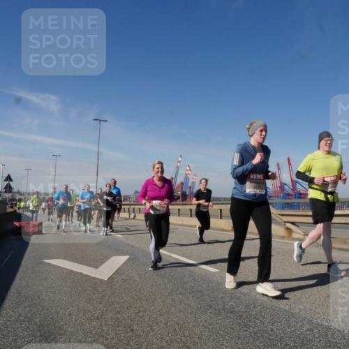 03.10.2025 - Köhlbrandbrückenlauf Matties Gatica Varas http://msf.ph/oto/9002765 03.10.2025 12:56:18 Position 2 534 meine-sportfotos.de