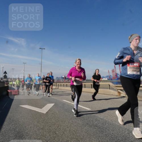 03.10.2025 - Köhlbrandbrückenlauf Matties Gatica Varas http://msf.ph/oto/9002771 03.10.2025 12:56:19 Position 2 5344 meine-sportfotos.de