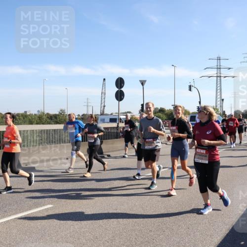 03.10.2025 - Köhlbrandbrückenlauf Julia Fischer http://msf.ph/oto/9002797 03.10.2025 12:20:44 Position 3 5113 meine-sportfotos.de