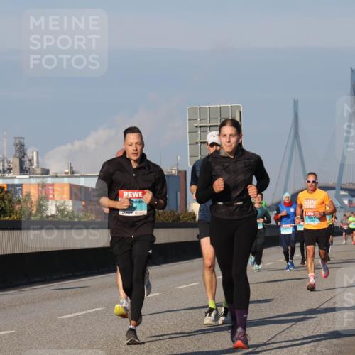 03.10.2025 - Köhlbrandbrückenlauf Luisa Fischer http://msf.ph/oto/9002801 03.10.2025 10:44:40 Position 3 1180 meine-sportfotos.de