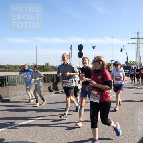 03.10.2025 - Köhlbrandbrückenlauf Julia Fischer http://msf.ph/oto/9002807 03.10.2025 12:20:45 Position 3 5113 meine-sportfotos.de