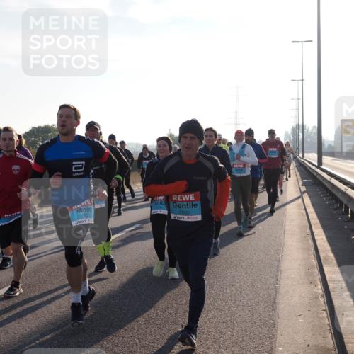 03.10.2025 - Köhlbrandbrückenlauf Fabian Wolf http://msf.ph/oto/9002810 03.10.2025 09:18:06 Position 3 1902, 1679, 2805 meine-sportfotos.de