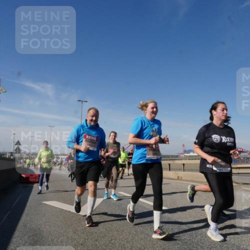 03.10.2025 - Köhlbrandbrückenlauf Matties Gatica Varas http://msf.ph/oto/9002813 03.10.2025 12:56:22 Position 2 4443, 643, 18 meine-sportfotos.de