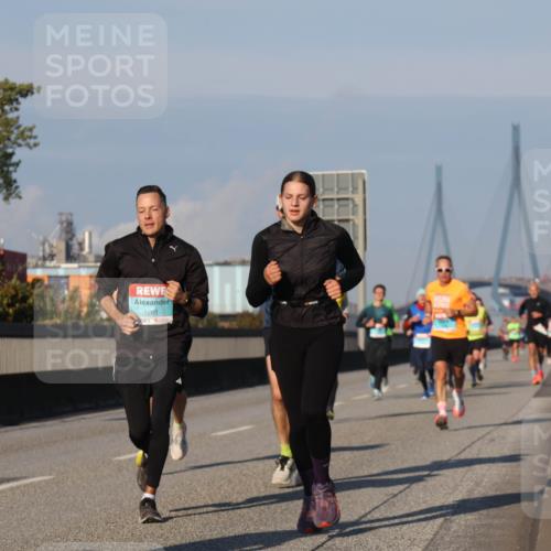 03.10.2025 - Köhlbrandbrückenlauf Luisa Fischer http://msf.ph/oto/9002815 03.10.2025 10:44:40 Position 3 1261 meine-sportfotos.de