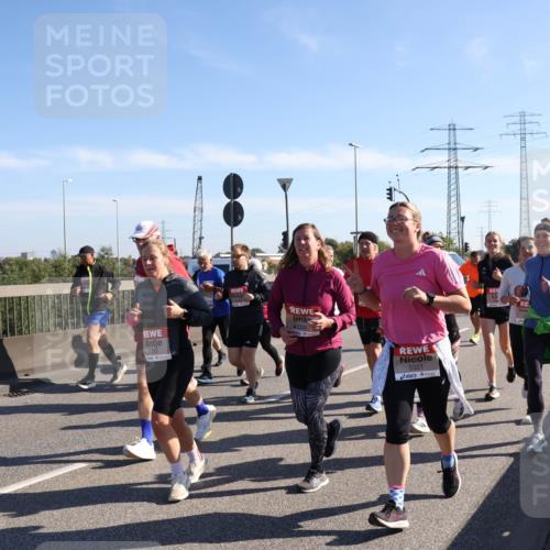 03.10.2025 - Köhlbrandbrückenlauf Julia Fischer http://msf.ph/oto/9002831 03.10.2025 12:20:49 Position 3 5200, 6309, 5321 meine-sportfotos.de