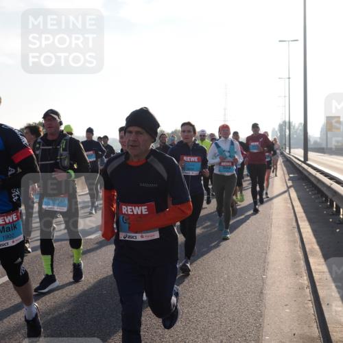 03.10.2025 - Köhlbrandbrückenlauf Fabian Wolf http://msf.ph/oto/9002832 03.10.2025 09:18:07 Position 3 1902, 1512, 3838 meine-sportfotos.de