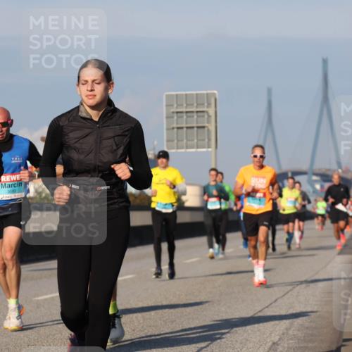 03.10.2025 - Köhlbrandbrückenlauf Luisa Fischer http://msf.ph/oto/9002833 03.10.2025 10:44:41 Position 3 5203, 1261, 3593 meine-sportfotos.de