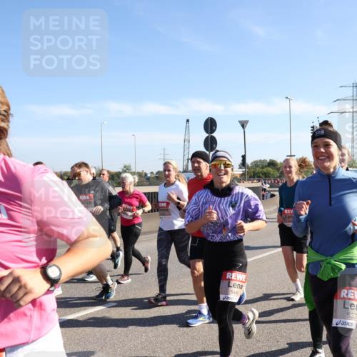 03.10.2025 - Köhlbrandbrückenlauf Julia Fischer http://msf.ph/oto/9002847 03.10.2025 12:20:51 Position 3 5440, 5379 meine-sportfotos.de