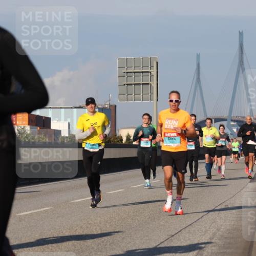 03.10.2025 - Köhlbrandbrückenlauf Luisa Fischer http://msf.ph/oto/9002851 03.10.2025 10:44:42 Position 3  meine-sportfotos.de