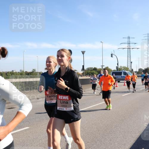 03.10.2025 - Köhlbrandbrückenlauf Julia Fischer http://msf.ph/oto/9002862 03.10.2025 12:20:52 Position 3 5479, 1, 5467, 5453 meine-sportfotos.de