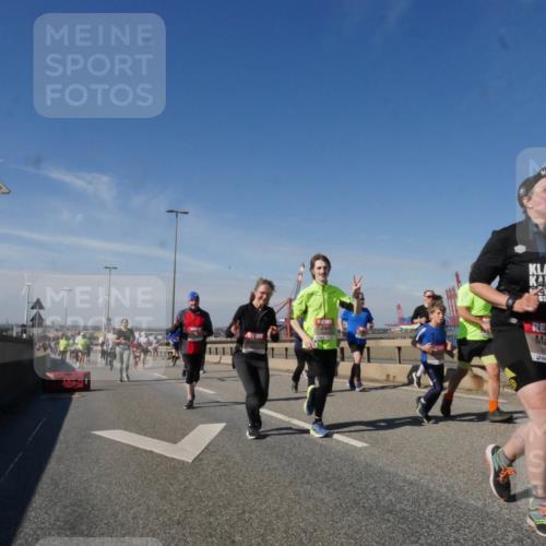 03.10.2025 - Köhlbrandbrückenlauf Matties Gatica Varas http://msf.ph/oto/9002868 03.10.2025 12:56:26 Position 2 6126 meine-sportfotos.de