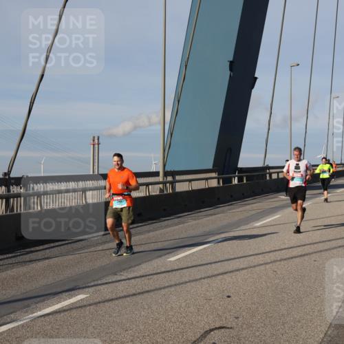 03.10.2025 - Köhlbrandbrückenlauf Julia Fischer http://msf.ph/oto/9002877 03.10.2025 09:43:18 Position 2  meine-sportfotos.de