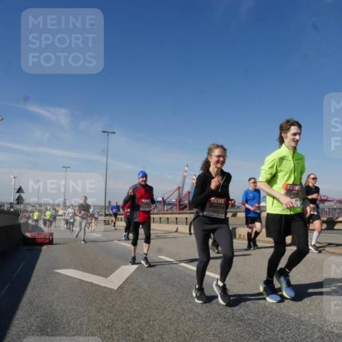 03.10.2025 - Köhlbrandbrückenlauf Matties Gatica Varas http://msf.ph/oto/9002881 03.10.2025 12:56:26 Position 2 118 meine-sportfotos.de