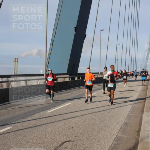 03.10.2025 - Köhlbrandbrückenlauf Julia Fischer http://msf.ph/oto/9002898 03.10.2025 09:43:26 Position 2  meine-sportfotos.de