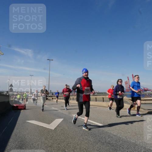 03.10.2025 - Köhlbrandbrückenlauf Matties Gatica Varas http://msf.ph/oto/9002899 03.10.2025 12:56:27 Position 2  meine-sportfotos.de