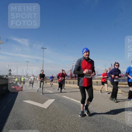 03.10.2025 - Köhlbrandbrückenlauf Matties Gatica Varas http://msf.ph/oto/9002907 03.10.2025 12:56:28 Position 2 18 meine-sportfotos.de