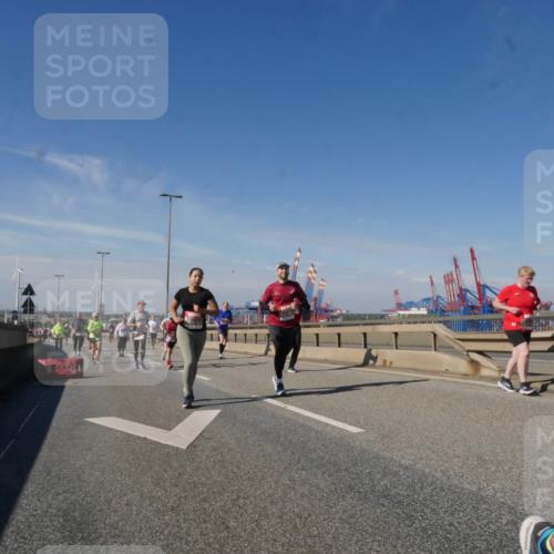 03.10.2025 - Köhlbrandbrückenlauf Matties Gatica Varas http://msf.ph/oto/9002915 03.10.2025 12:56:29 Position 2  meine-sportfotos.de