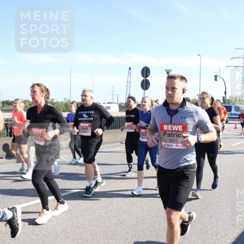 03.10.2025 - Köhlbrandbrückenlauf Julia Fischer http://msf.ph/oto/9002921 03.10.2025 12:21:05 Position 3 4735, 6289, 5917 meine-sportfotos.de