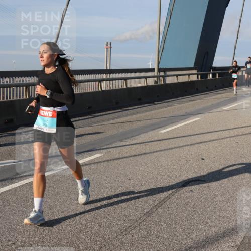 03.10.2025 - Köhlbrandbrückenlauf Julia Fischer http://msf.ph/oto/9002922 03.10.2025 09:43:33 Position 2 3825 meine-sportfotos.de