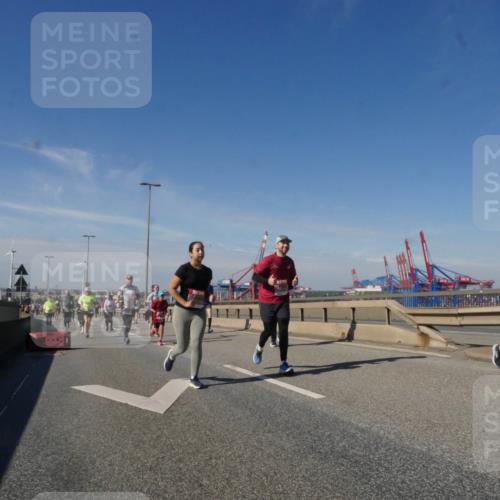 03.10.2025 - Köhlbrandbrückenlauf Matties Gatica Varas http://msf.ph/oto/9002924 03.10.2025 12:56:29 Position 2  meine-sportfotos.de
