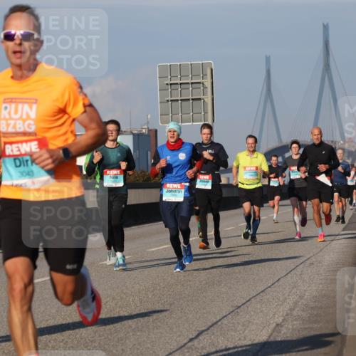03.10.2025 - Köhlbrandbrückenlauf Luisa Fischer http://msf.ph/oto/9002928 03.10.2025 10:44:46 Position 3 3043 meine-sportfotos.de
