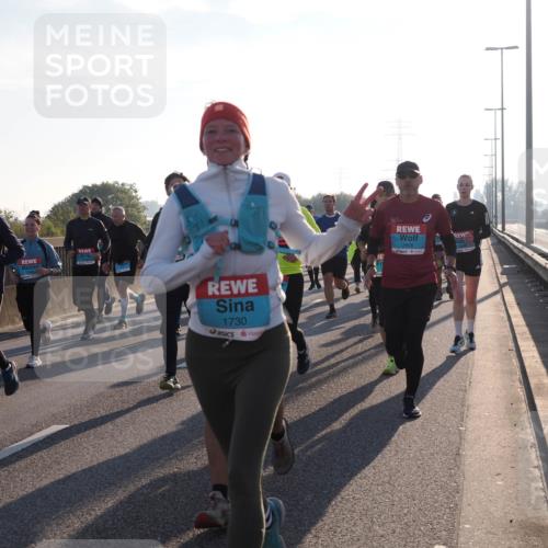 03.10.2025 - Köhlbrandbrückenlauf Fabian Wolf http://msf.ph/oto/9002929 03.10.2025 09:18:09 Position 3 1730, 2696 meine-sportfotos.de