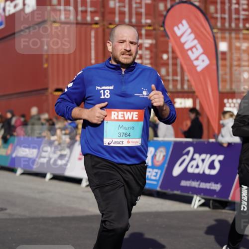 03.10.2025 - Köhlbrandbrückenlauf Michael Burmester http://msf.ph/oto/9002938 03.10.2025 10:06:03 Ziel 1199, 1255, 1299, 1333, 1352, 1356, 1397, 1445, 1505, 3764 meine-sportfotos.de