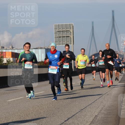 03.10.2025 - Köhlbrandbrückenlauf Luisa Fischer http://msf.ph/oto/9002944 03.10.2025 10:44:47 Position 3 2955 meine-sportfotos.de