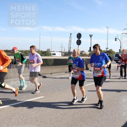 03.10.2025 - Köhlbrandbrückenlauf Julia Fischer http://msf.ph/oto/9002945 03.10.2025 12:21:08 Position 3  meine-sportfotos.de