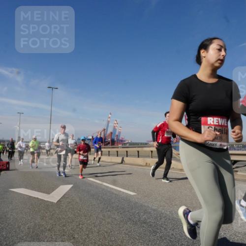 03.10.2025 - Köhlbrandbrückenlauf Matties Gatica Varas http://msf.ph/oto/9002949 03.10.2025 12:56:31 Position 2 476 meine-sportfotos.de