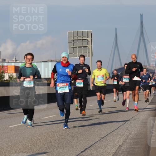 03.10.2025 - Köhlbrandbrückenlauf Luisa Fischer http://msf.ph/oto/9002951 03.10.2025 10:44:47 Position 3  meine-sportfotos.de