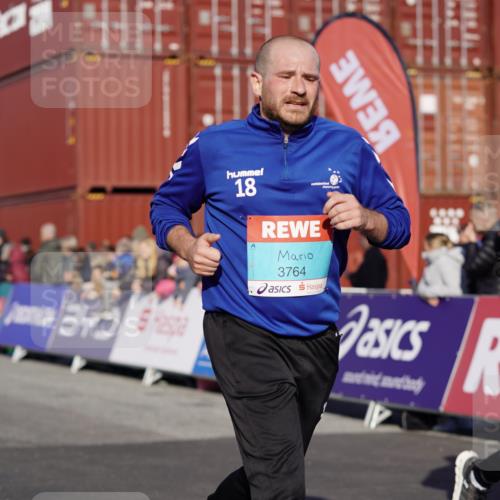 03.10.2025 - Köhlbrandbrückenlauf Michael Burmester http://msf.ph/oto/9002952 03.10.2025 10:06:03 Ziel 1199, 1255, 1299, 1333, 1352, 1356, 1397, 1445, 1505, 3764 meine-sportfotos.de