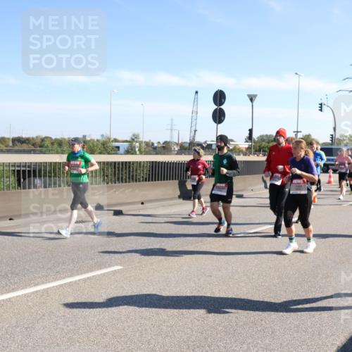 03.10.2025 - Köhlbrandbrückenlauf Julia Fischer http://msf.ph/oto/9002953 03.10.2025 12:21:10 Position 3  meine-sportfotos.de